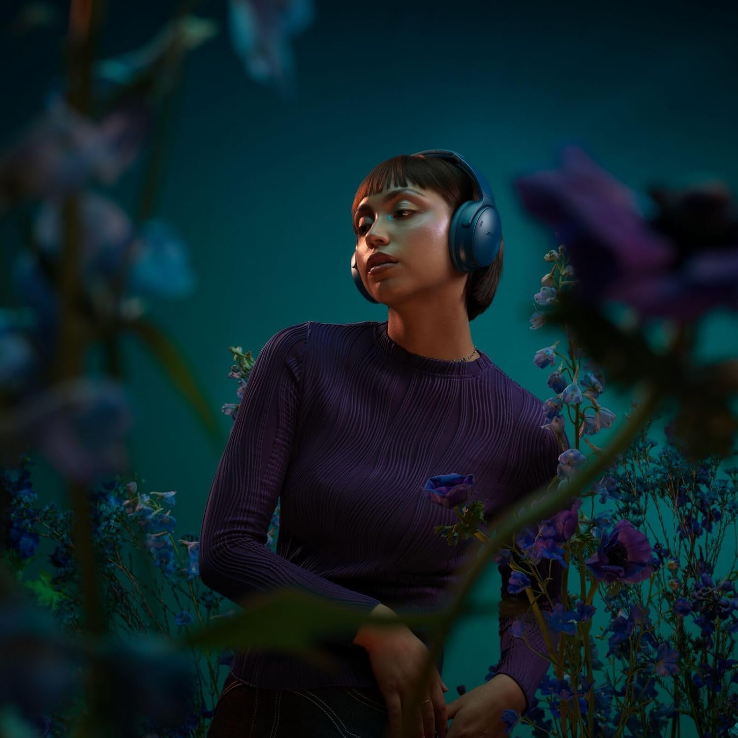 Bose QuietComfort Bluetooth Headphones, Wireless Headphones with Active Over Ear Noise Cancelling and Mic, Deep Bass, Up to 24 Hours of Playtime, Twilight Blue - Limited Edition Color - Image 3