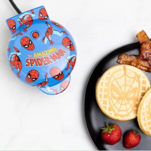 Uncanny Brands Spider-Man Mini Waffle Maker – Cook With Your Favorite Webhead
