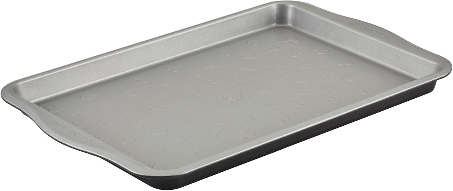 Farberware Disney Bake with Mickey Mouse Nonstick Bakeware Set/Baking Pans with Disney Home Oven Mitts, Cookie Pans, Muffin/Cupcake and Loaf Pan, 6 Piece - Black - Image 11