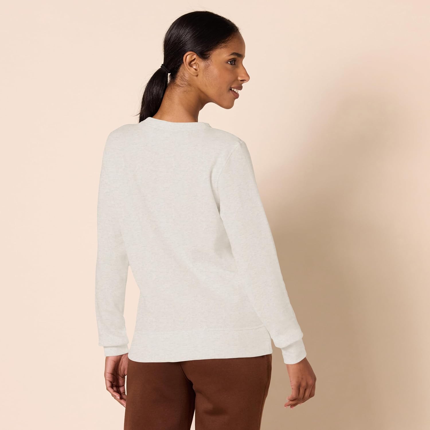 Amazon Essentials Women's Fleece Crewneck Pullover Sweatshirt (Available in Plus Size) - Image 3